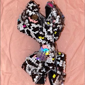 Sequin, Leopard JoJo Bow
